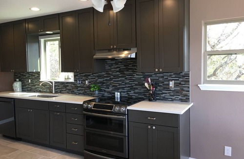Burnet Casa | Disfruta de nuestra hermosa casa remodelada en Lake Buchanan Waterfront y de varias cubiertas