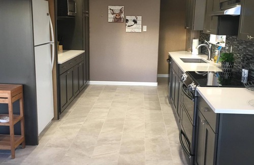 Burnet Casa | Disfruta de nuestra hermosa casa remodelada en Lake Buchanan Waterfront y de varias cubiertas