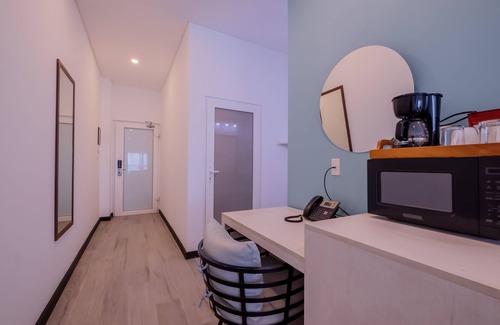 San Pedro Hotel | Enjoy our cozy room with gorgeous ocean views!