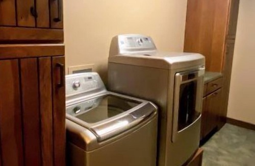 Blakeslee Apartamento | ENJOY POCONOS BY THE MONTH AT A TIME! LOCATED IN DOWNTOWN BLAKESLEE