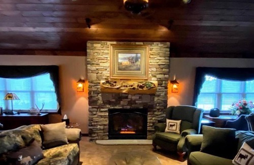 Blakeslee Apartamento | ENJOY POCONOS BY THE MONTH AT A TIME! LOCATED IN DOWNTOWN BLAKESLEE