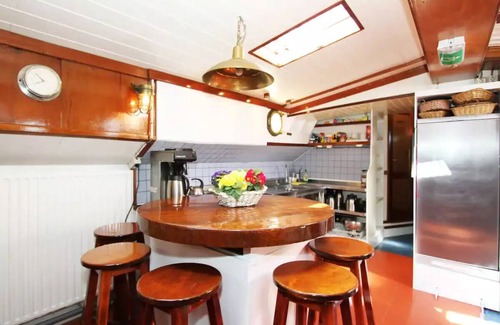Amsterdam North Alquiler De Eote | Enjoy ShipStays Hotel in Amsterdam!