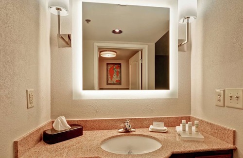 Lexington Hotel | Enjoy Spacious Unit w/ Kitchen, BQQ Area & Free Parking | Near Fayette Mall