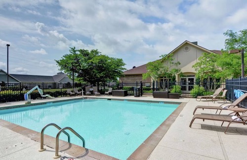Lexington Hotel | Enjoy Spacious Unit w/ Kitchen, BQQ Area & Free Parking | Near Fayette Mall