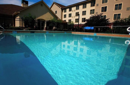 Lexington Hotel | Enjoy Spacious Unit w/ Kitchen, BQQ Area & Free Parking | Near Fayette Mall