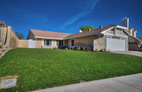 Canyon Country Casa | Enjoy Spectacular City and Mountain Views at the Florence Villa Retreat