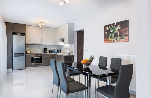 Gerani Apartamento | Enjoy Summer from a lux flat steps to Sandy Beach