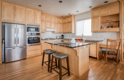 Gleneden Beach Casa | Enjoy the beach from this Ocean Front home with a Hot Tub and Large Deck