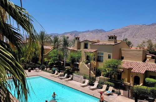 Baristo Casa | Enjoy the Best of Palm Springs, in this Beatifull Townhouse