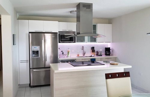 Luquillo Condominio | Disfruta del Confort y la Luz Natural Viviendo una Hermosa Experiencia
