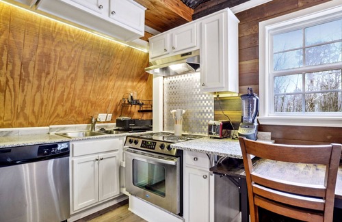 Shenandoah Casa | Enjoy the country views in the midst of the city!!