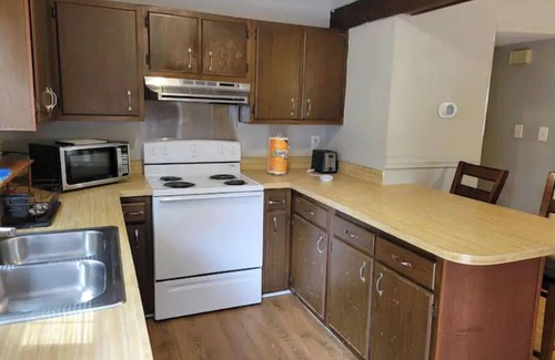 Jacksonville Casa | Enjoy the entire home and savor your privacy!