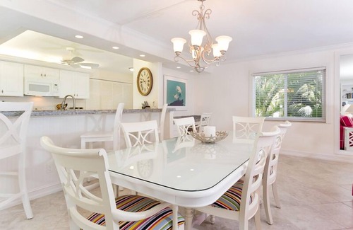 Sanibel Condominio | Disfrute de las vistas del Golfo desde este condominio de tres habitaciones totalmente remodelado.