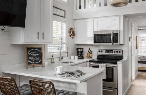 Tracy City Casa | Enjoy the lake & mountain retreat at The Water & Woods Tiny Home