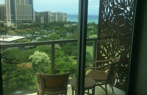 Waikiki Condominio | Disfrute de la vista al mar, playas relajantes y vibrante vida nocturna.