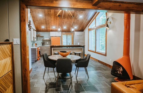 Helmsburg Casa | Disfrute de la paz y la tranquilidad de la bella Nashville, Indiana.
