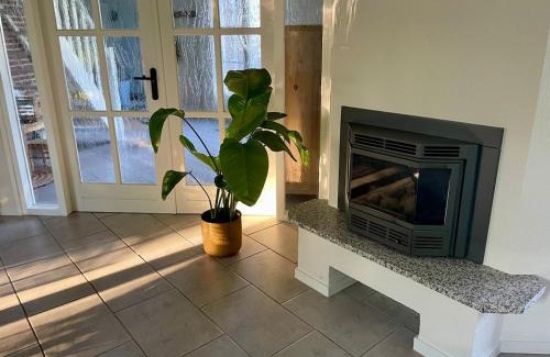 Oosterwolde Casa | Enjoy the space and countryside at Het Hofhuys