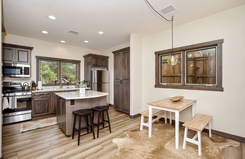 Prescott Casa | Enjoy the tall pines!