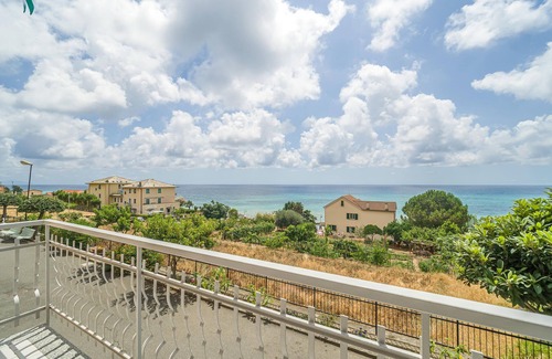 Cogoleto Apartamento | Alojamiento de 2 habitaciones en Cogoleto