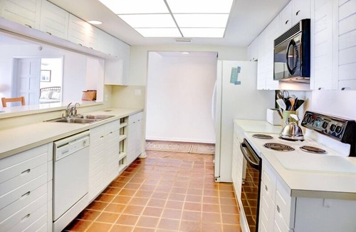 Sanibel Condominio | Disfrute de las vistas desde este condominio de tres dormitorios en la parte delantera del Golfo - Complejo pequeño