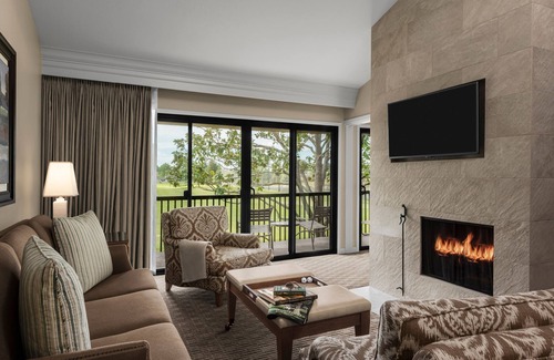 Napa Hotel | Enjoy the Vineyards of Northern California! 2 Spacious Suites w/ Kitchen!