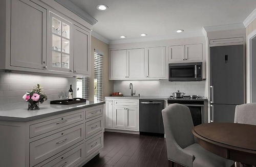 Napa Hotel | Enjoy the Vineyards of Northern California! 2 Spacious Suites w/ Kitchen!