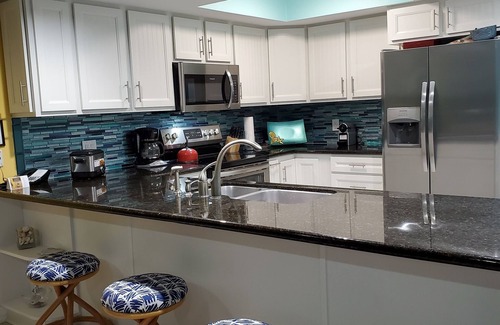 North Redington Beach Condominio | Disfruta de las arenas blancas del Golfo de México en un lujoso y espacioso condominio.