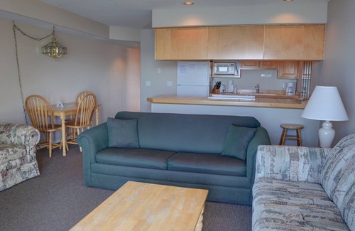 Lincoln City Condominio | Disfrutar de este segundo condominio de piso con vistas impresionantes de la costa en Lincoln City!