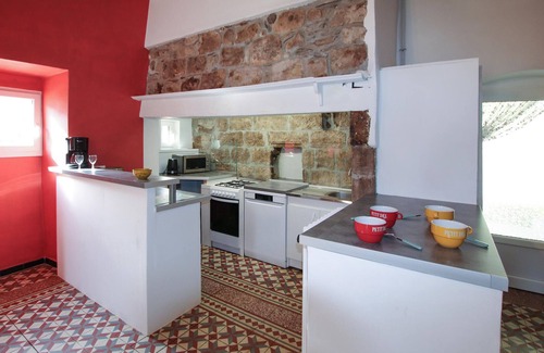 Les Salelles Casa | Enjoy this charming and traditional farmhouse surrounded by nature.