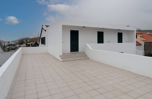 Relva Casa | Enjoy this spacious and comfortable house within minutes to the airport.