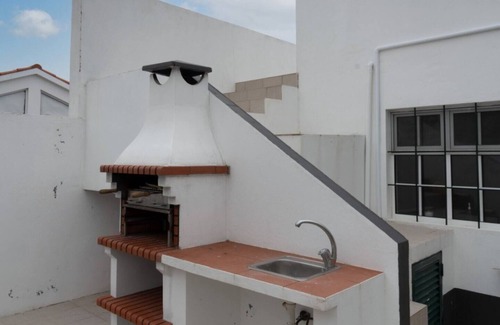 Relva Casa | Enjoy this spacious and comfortable house within minutes to the airport.