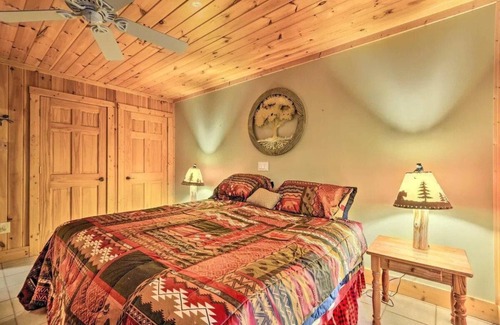 Mars Hill Cabina | Enjoy this sprawling property and its wide range of amenities. A wonderful home for large groups.