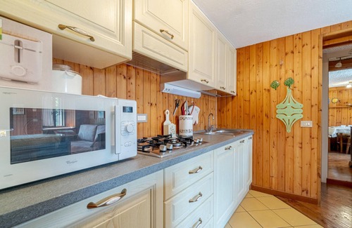 Saint-Nicolas Apartamento | Enjoy this wellness oasis with a magnificent panoramic view of the mountains.