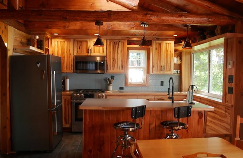 Pine Brook Cabina | Enjoy this Wonderful cabin on Spec Lake!