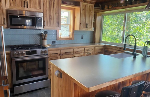 Pine Brook Cabina | Enjoy this Wonderful cabin on Spec Lake!