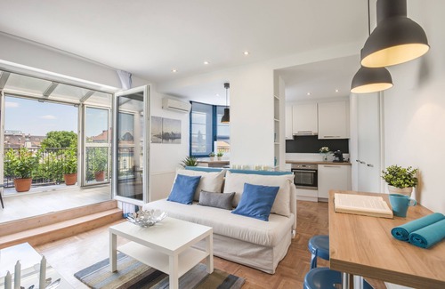Zuglo Apartamento | ¡Disfruta de tu terraza privada cerca de City Park!