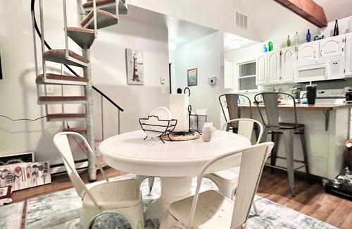 Rehoboth Beach Casa | Enjoy your relaxing beach vaca in this 4-bed home with amazing 2nd story deck!!