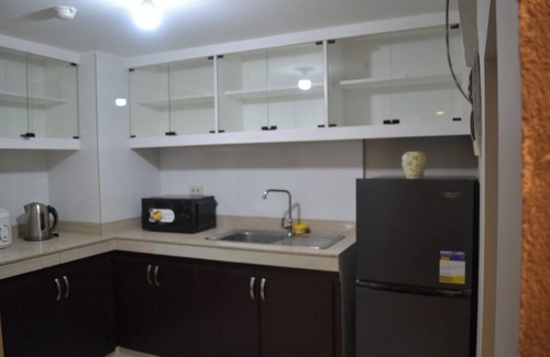 Highway Hills Apartamento | Enjoyable 2-bedroom loft apartment with AC in Mandaluyong City