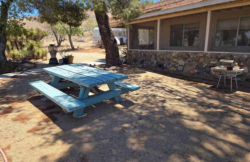 Apple Valley Casa | Enjoyable 2-bedroom house in Apple Valley