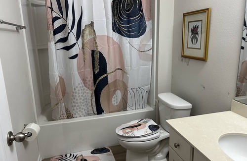 Northside Casa | Enjoyable 2-bedroom house with AC in Jacksonville