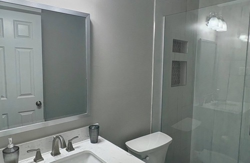 Hazel Park Apartamento | Enjoyable 2-bedroom apartment with AC in Hazel Park