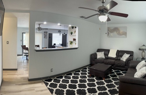 West San Antonio Casa | Enjoyable 3-bedroom house with AC in San Antonio