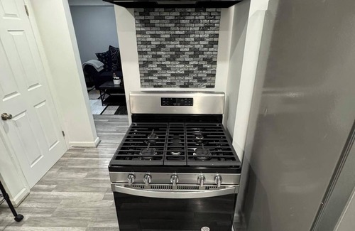 Detroit Casa | Enjoyable 4-bedroom house with AC in vibrant Detroit