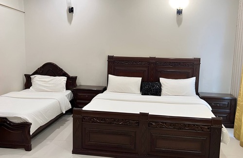 Islamabad Casa | Enjoyable house with AC in charming Islamabad