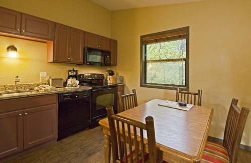 Wisconsin Dells Cabaña | Christmas Mountain Village ™ - Wisconsin Dells - Cabaña de 2 habitaciones