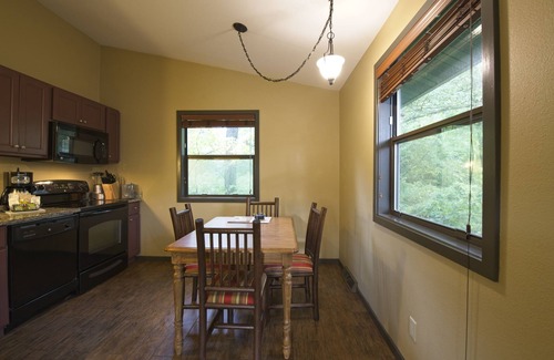 Wisconsin Dells Cabaña | Christmas Mountain Village ™ - Wisconsin Dells - Cabaña de 2 habitaciones