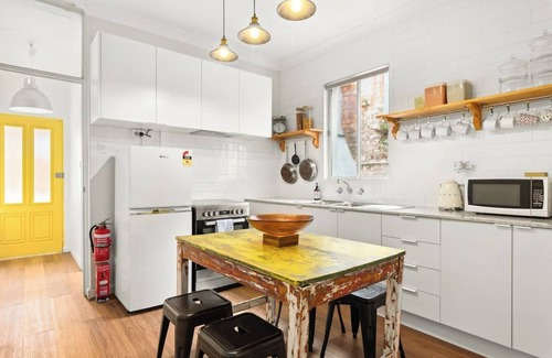 Enmore Apartamento | Enmore Lane A Central Eclectic Artist Escape
