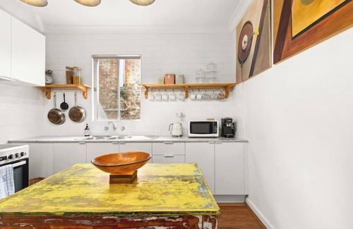 Enmore Apartamento | Enmore Lane A Central Eclectic Artist Escape
