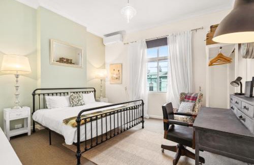 Enmore Apartamento | 'Enmore Lane' A Central Eclectic Artist Escape