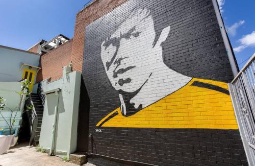 Enmore Apartamento | 'Enmore Lane' A Central Eclectic Artist Escape